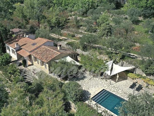 Vente Villa 6 pièces 180 m2 Seillans