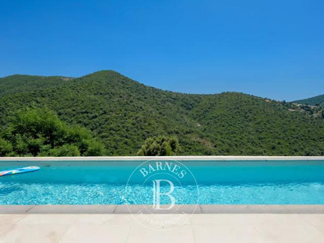 Vente Villa 6 pièces 183 m2 La Londe les Maures