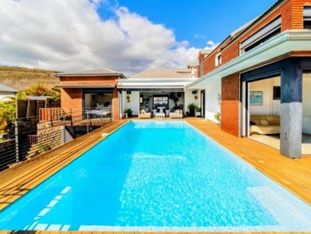 Vente Villa 6 pièces 200 m2 Saint Gilles Les Bains