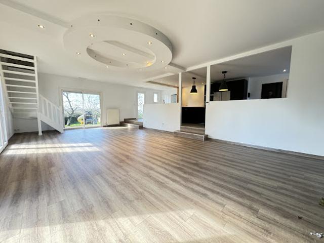 Vente Villa 6 pièces 211 m2 Montluçon