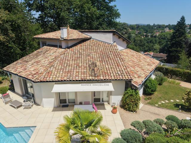 Vente Villa 6 pièces 219 m2 Charbonnières les Bains