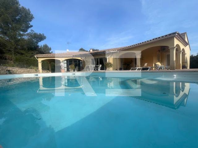 Vente Villa 6 pièces 230 m2 Nimes
