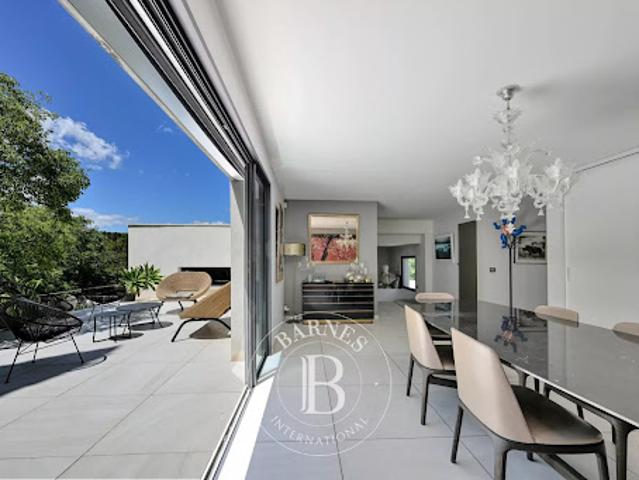 Vente Villa 6 pièces 238.07 m2 Nimes