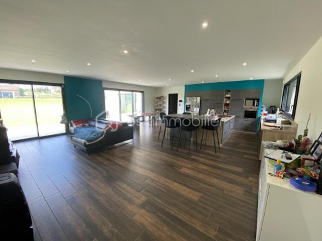 Vente Villa 6 pièces 244 m2 Bellevue la Montagne