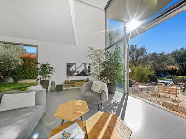Vente Villa 6 pièces 235 m2 Valbonne