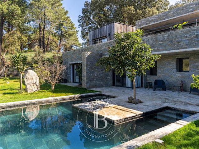 Vente Villa 6 pièces 250 m2 Lecci