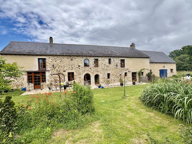 Vente Villa 6 pièces 250 m2 Médréac