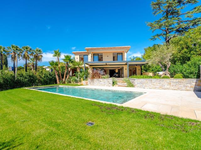 Vente villa 7 Pièce s 350m² Sainte Maxime