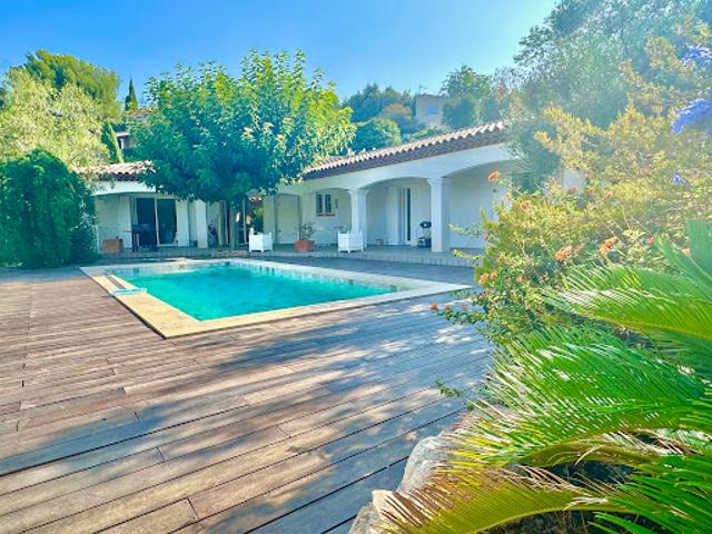 Vente Villa 7 pièces 150 m2 Ollioules