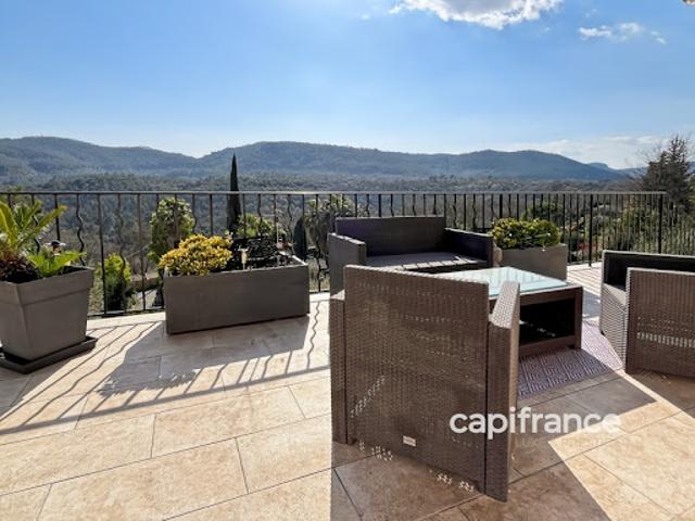 Vente Villa 7 pièces 156 m2 Bagnols en Forêt