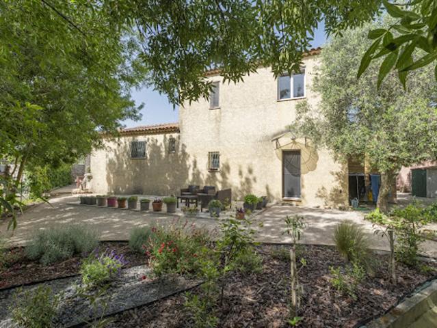 Vente Villa 7 pièces 157 m2 Arles