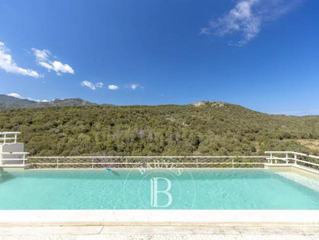 Vente Villa 7 pièces 154.82 m2 Porto Vecchio