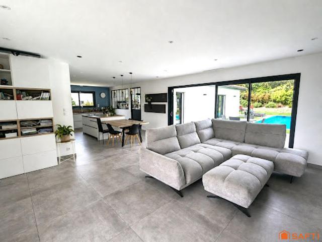 Vente Villa 7 pièces 198 m2 Nimes