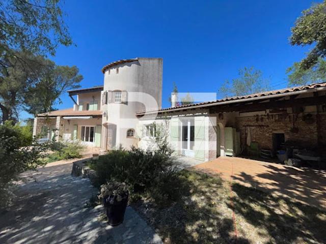 Vente Villa 7 pièces 200 m2 Nimes