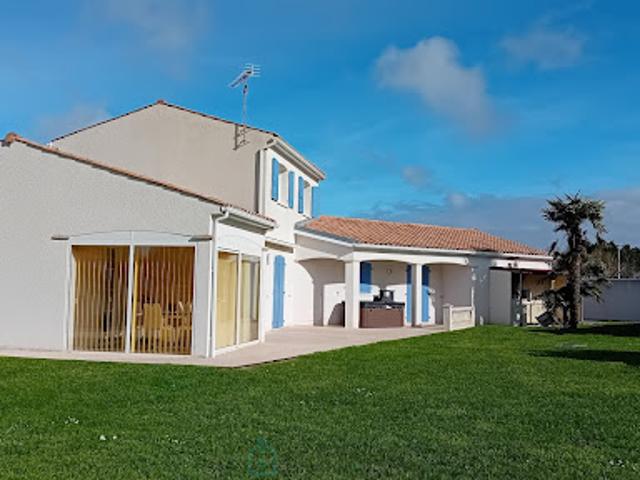 Vente Villa 7 pièces 200 m2 Saint Sulpice de Royan