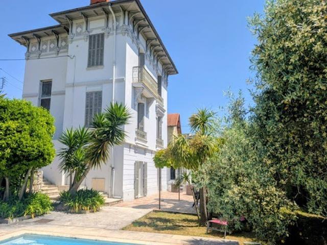 Vente Villa 7 pièces 202.35 m2 Vence