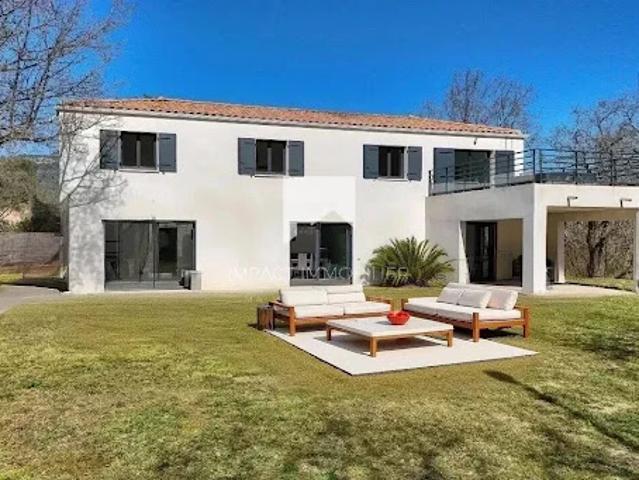 Vente Villa 7 pièces 205 m2 Solliès Toucas