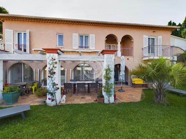 Vente Villa 7 pièces 205 m2 Saint aygulf