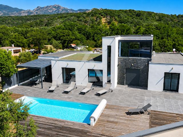 Vente Villa 7 pièces 211 m2 Porto Vecchio