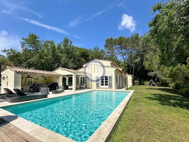 Vente Villa 7 pièces 215.27 m2 Opio