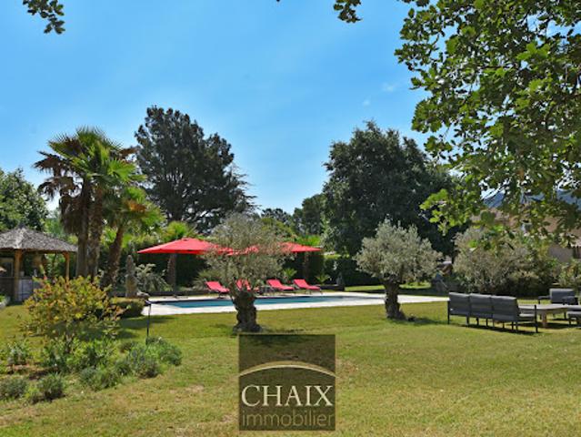 Vente Villa 7 pièces 215 m2 Aubagne