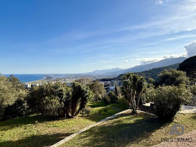 Vente Villa 7 pièces 215 m2 Bastia
