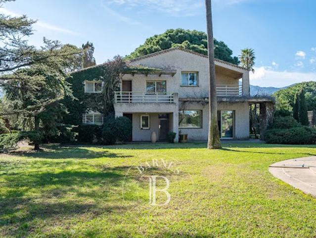 Vente Villa 7 pièces 216 m2 Bastia