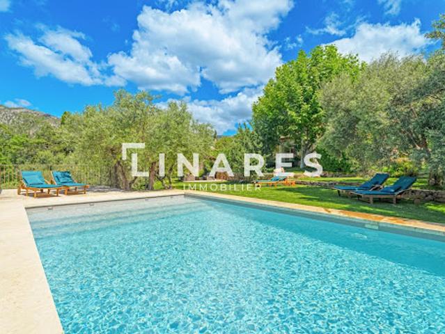 Vente Villa 7 pièces 220 m2 Aubagne