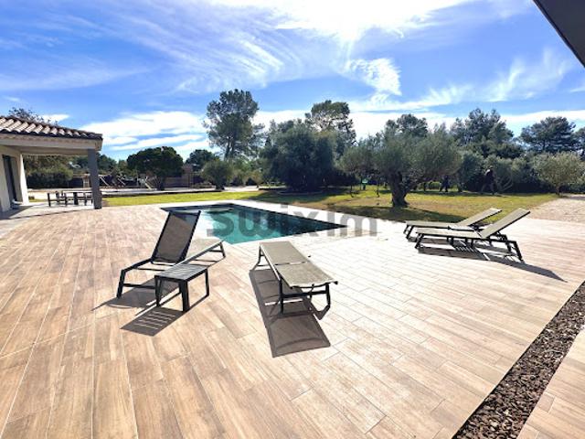 Vente Villa 7 pièces 220 m2 Nimes
