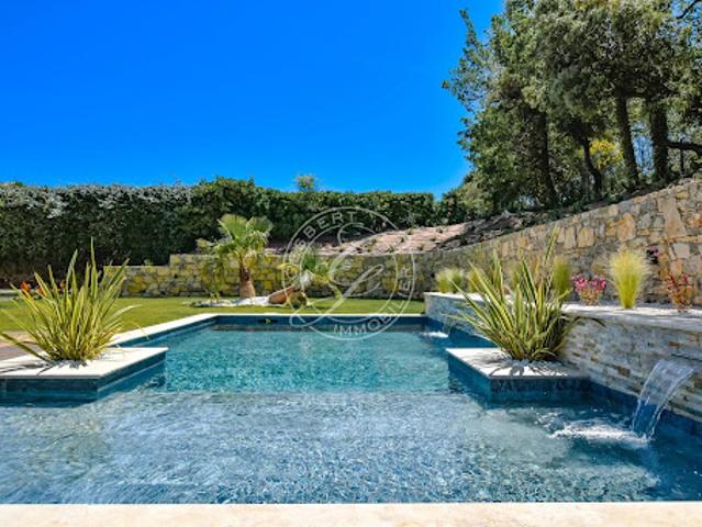 Vente Villa 7 pièces 225 m2 Flayosc