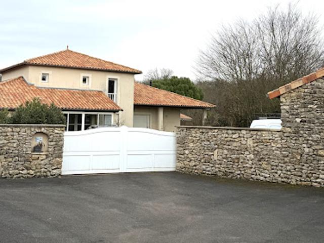 Vente Villa 7 pièces 225 m2 Vivonne