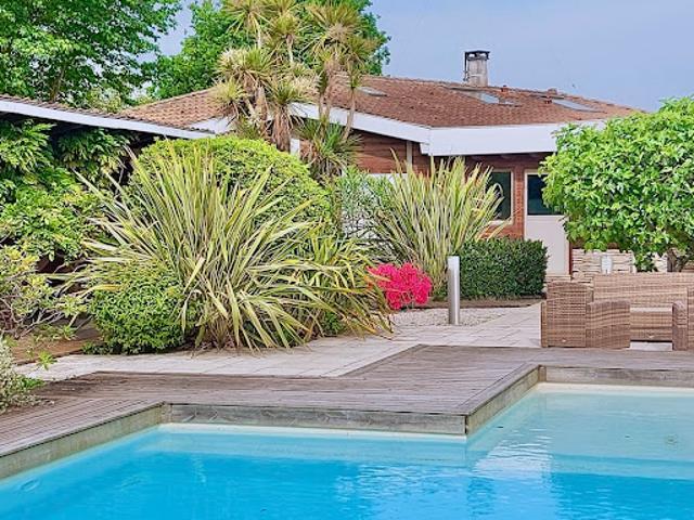 Vente Villa 7 pièces 227 m2 Soustons