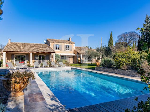 Vente Villa 7 pièces 270 m2 Saint Rémy de Provence