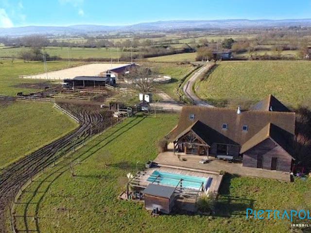Vente Villa 7 pièces 239 m2 Sennecey le Grand