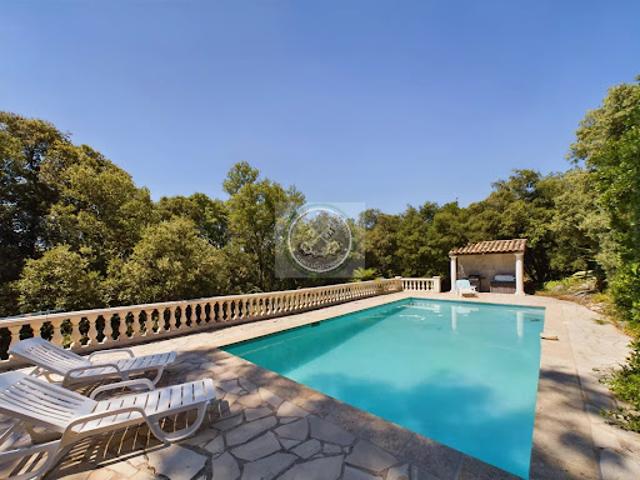 Vente Villa 7 pièces 240 m2 Montauroux