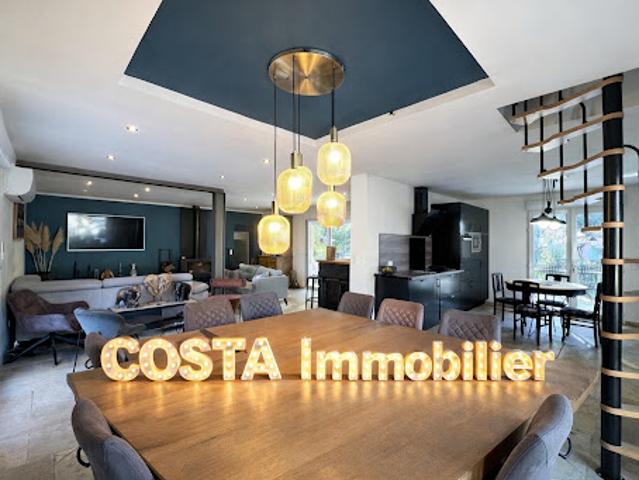 Vente Villa 7 pièces 243 m2 Le Cannet des Maures