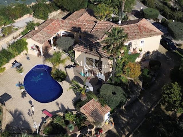 Vente Villa 7 pièces 245 m2 Bandol