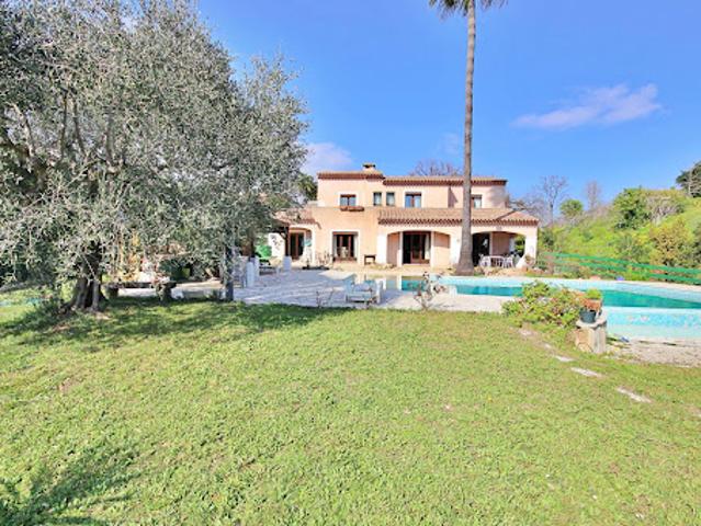 Vente Villa 7 pièces 250 m2 Antibes