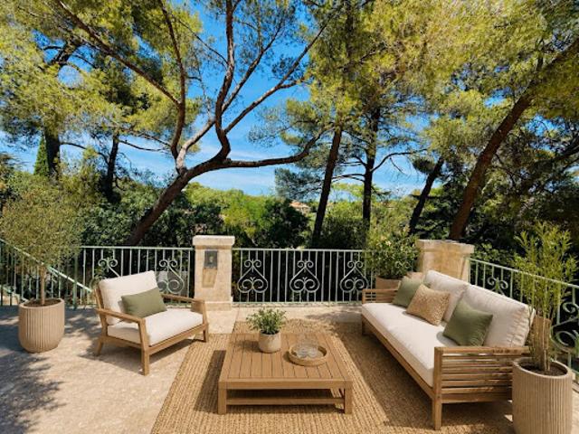 Vente Villa 7 pièces 250 m2 Nimes