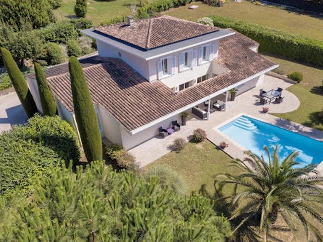 Vente Villa 7 pièces 250 m2 Valbonne