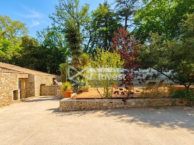 Vente Villa 7 pièces 269 m2 Saint Aunès