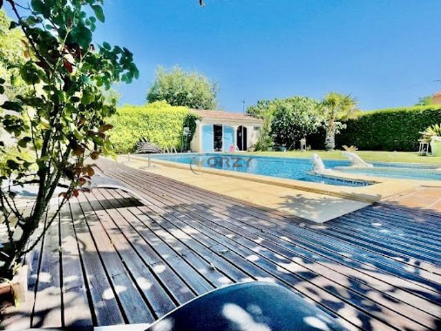 Vente Villa 7 pièces 270 m2 Sorgues