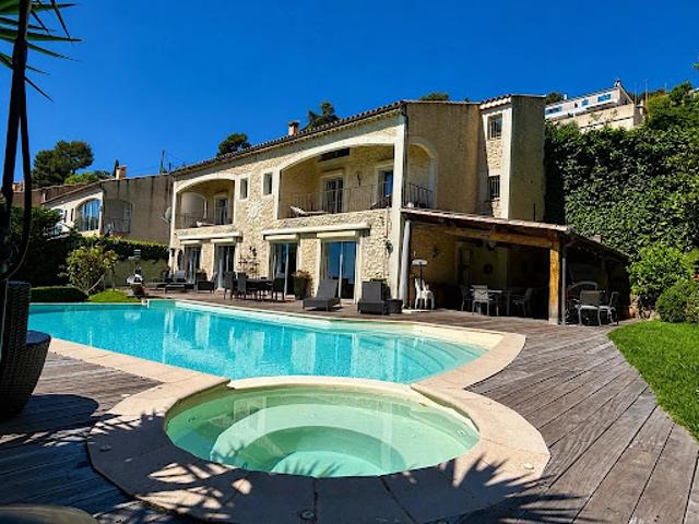 Vente Villa 7 pièces 275.88 m2 La Turbie