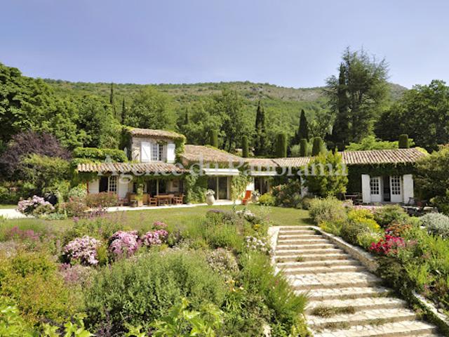 Vente Villa 7 pièces 284.41 m2 Saint Vallier de Thiey