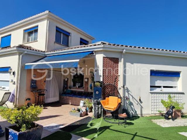 Vente Villa 7 pièces 284 m2 Saint Vincent de Paul