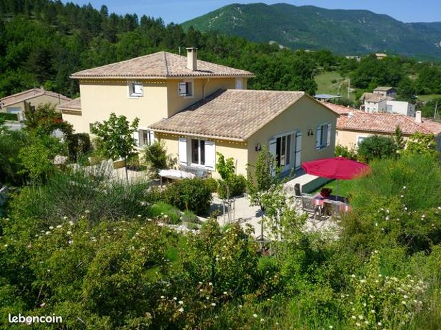 Vente | Villa | 7p | 3ch | 245 m² | Montbrun les Bains | Expo Sud Ouest | Terrasse · Jardin