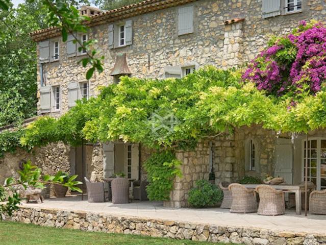 Vente Villa 10 pièces 400 m2 Châteauneuf Grasse