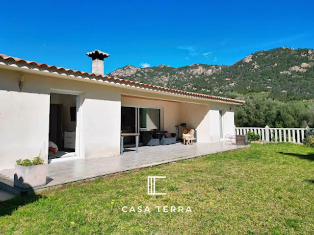 Vente Villa 8 pièces 161 m2 Sainte lucie de porto vecchio