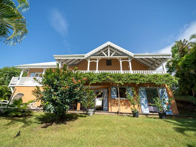 Vente Villa 8 pièces 163 m2 Sainte rose
