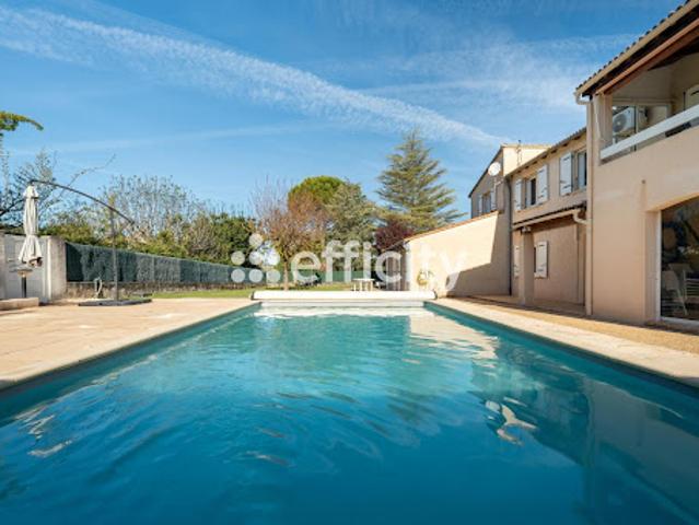 Vente Villa 8 pièces 208 m2 Simiane Collongue